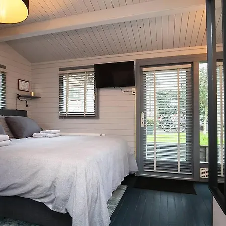 Tiny House Boatshed 4* Heemstede