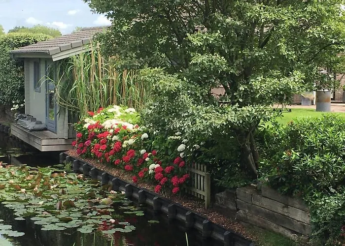 B&B Tiny House Boatshed 4*