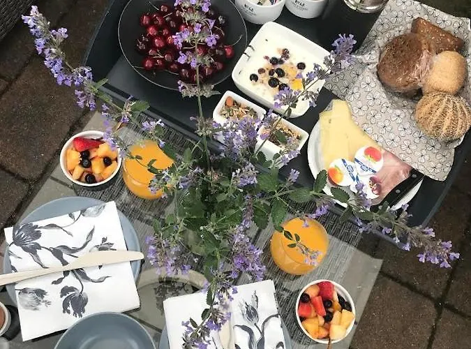 B&B Tiny House Boatshed