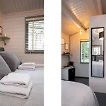 ベッド・アンド・ブレックファスト Tiny House Boatshed