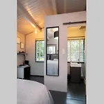 Tiny House Boatshed ベッド・アンド・ブレックファスト 4*