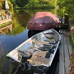 Tiny House Boatshed 4* ヘームステーデ
