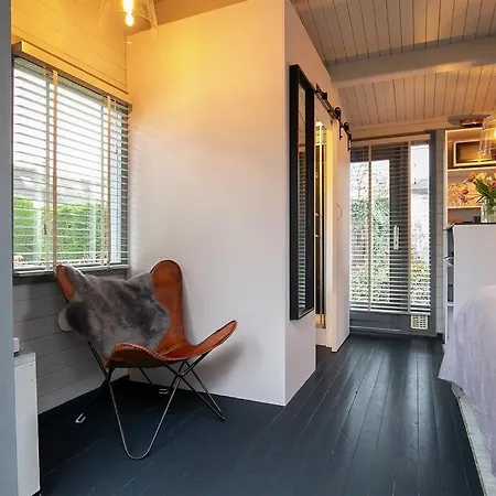 Tiny House Boatshed Bed and breakfast